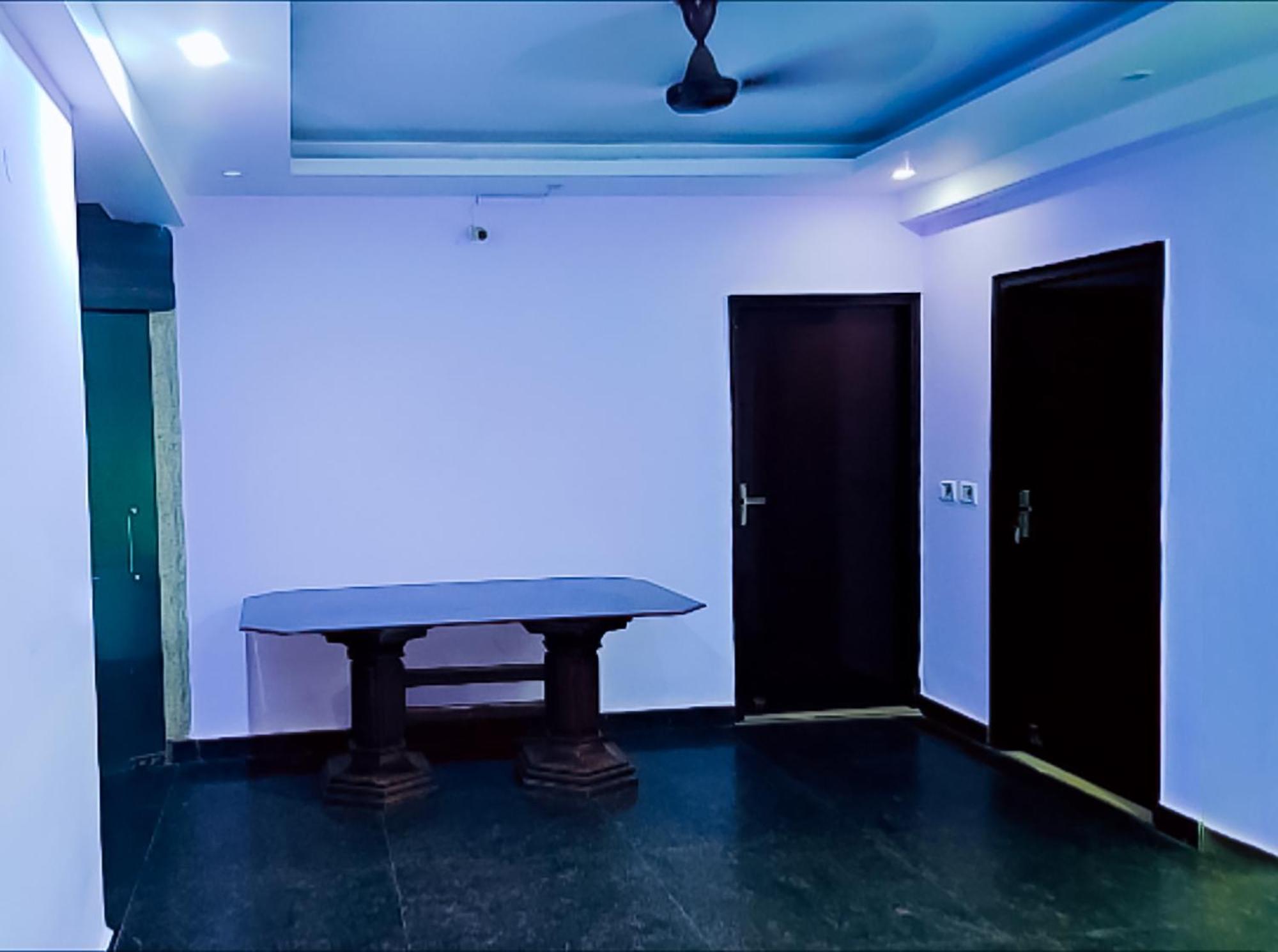 Happy Inn - Near Saket Metro Nueva Delhi Exterior foto